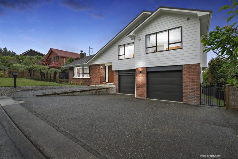 Photo of property in 41 Peterhouse Street, Tawa, Wellington, 5028