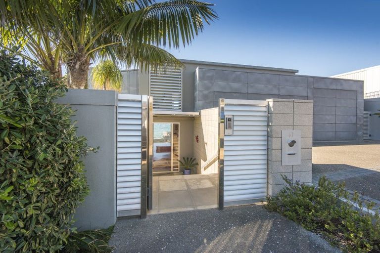 Photo of property in 67 Rothesay Bay Road, Rothesay Bay, Auckland, 0630