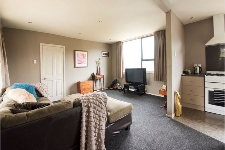 Photo of property in 37 Walter Street, The Glen, Dunedin, 9011