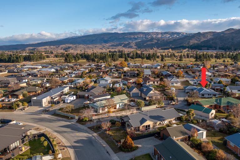 Photo of property in 6 Albert Drive, Clyde, 9330