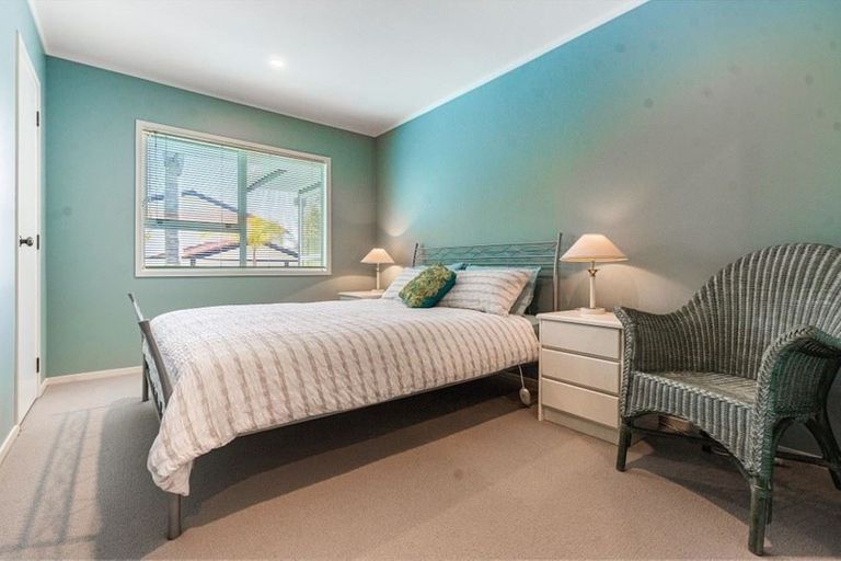 Photo of property in 175 Chelsea View Drive, Chatswood, Auckland, 0626