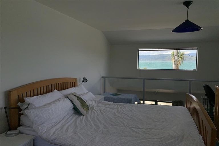 Photo of property in 8/231 Marine Parade, Seatoun, Wellington, 6022