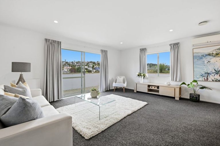 Photo of property in 1/4 Knott Road, Stanmore Bay, Whangaparaoa, 0932
