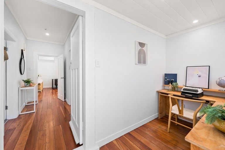 Photo of property in 9 Tarawera Road, Johnsonville, Wellington, 6037