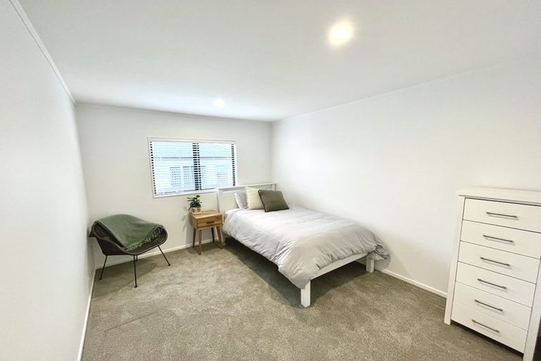 Photo of property in 1/85 Verran Road, Birkenhead, Auckland, 0626