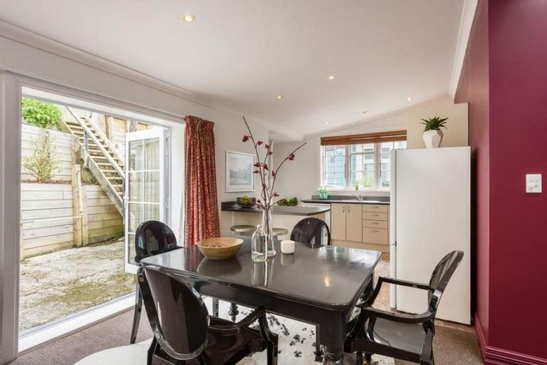 Photo of property in 11 Devon Street, Aro Valley, Wellington, 6021