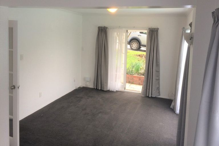 Photo of property in 14 Alton Terrace, Pakuranga Heights, Auckland, 2010