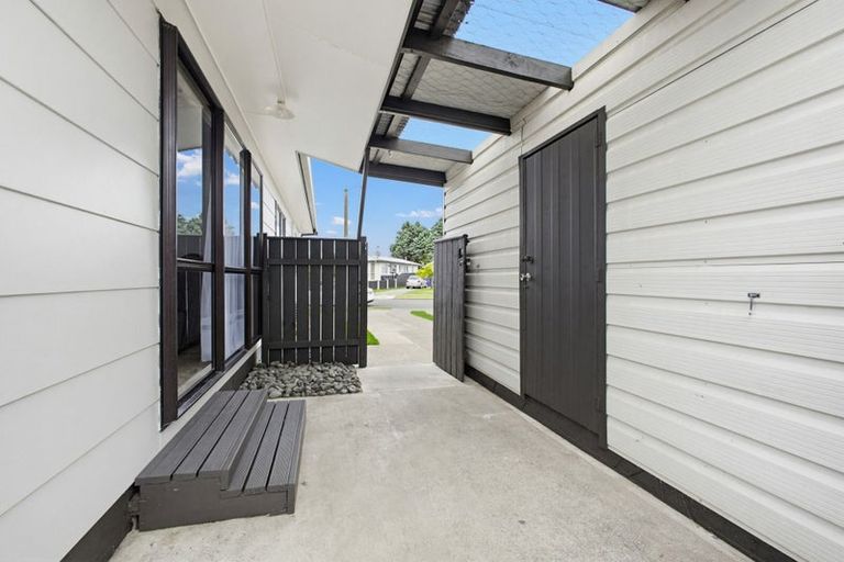 Photo of property in 1/17 Atherfold Crescent, Greenmeadows, Napier, 4112