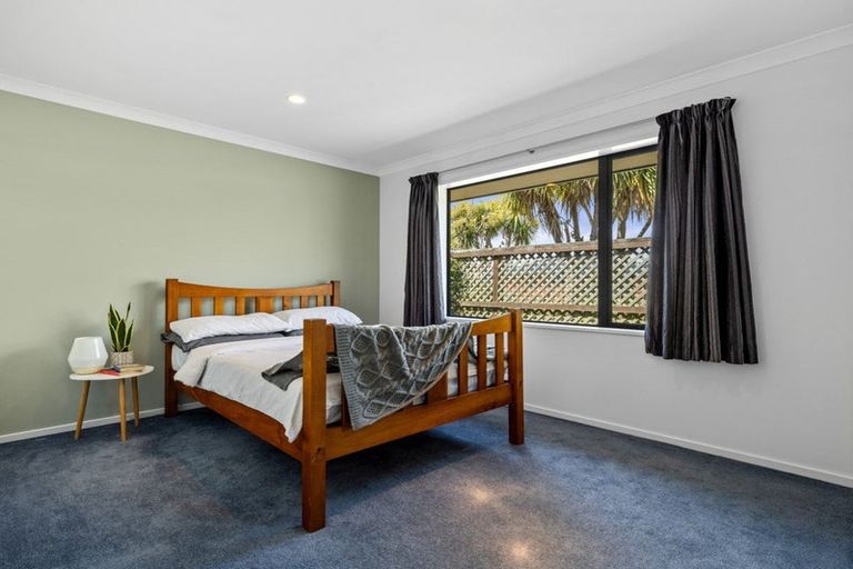 Photo of property in 8 Seclusion Lane, Parklands, Christchurch, 8083