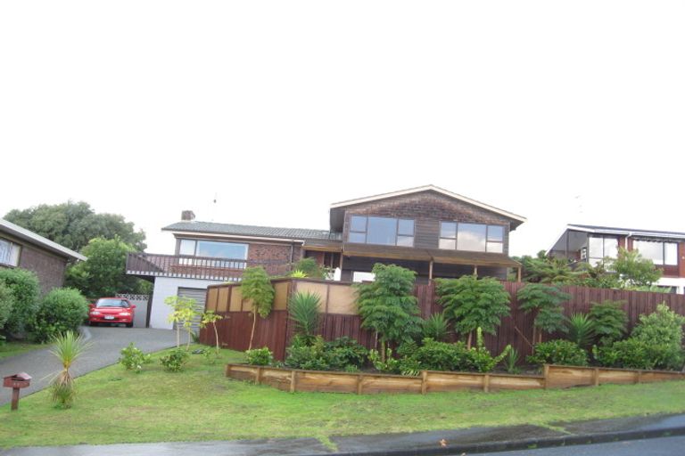 Photo of property in 35 Cheriton Road, Mellons Bay, Auckland, 2014