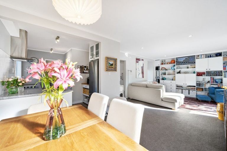 Photo of property in 9/354 Muritai Road, Eastbourne, Lower Hutt, 5013