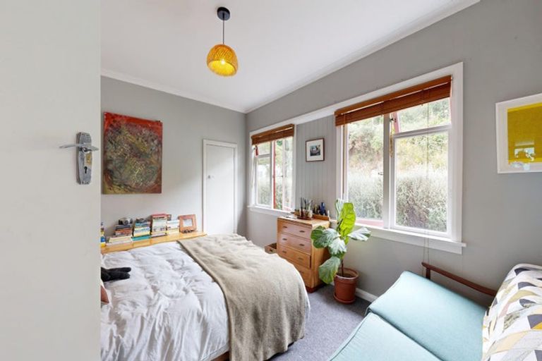 Photo of property in 22 Whaui Street, Vogeltown, Wellington, 6021