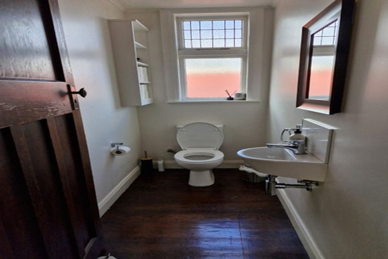 Photo of property in 102 Clyde Street, Island Bay, Wellington, 6023