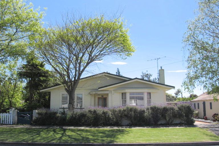 Photo of property in 16 Maki Street, Kaiti, Gisborne, 4010