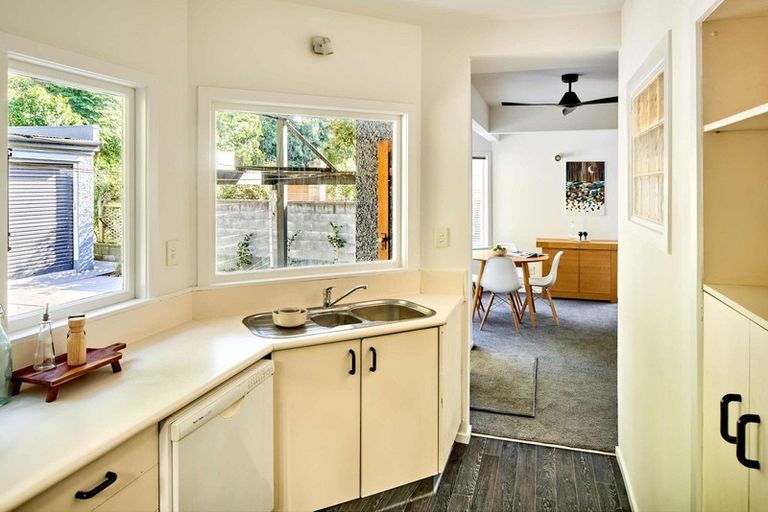 Photo of property in 54 Ferry Street, Seatoun, Wellington, 6022