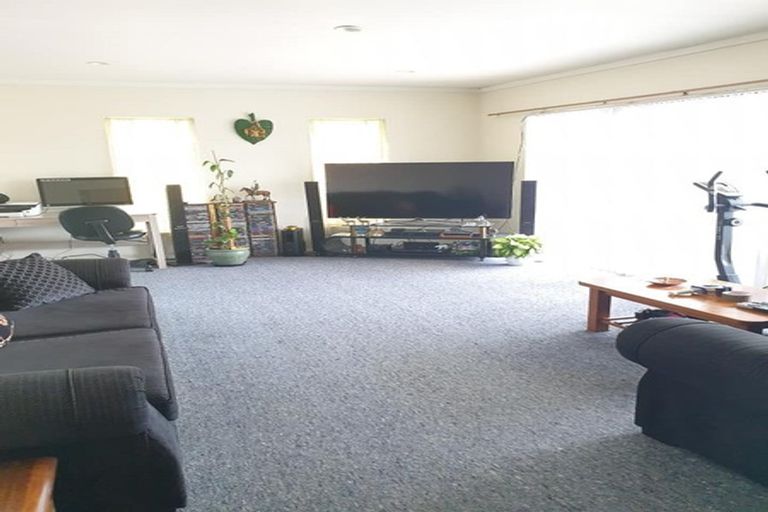 Photo of property in 244 Queen Street, Pukekohe, 2120