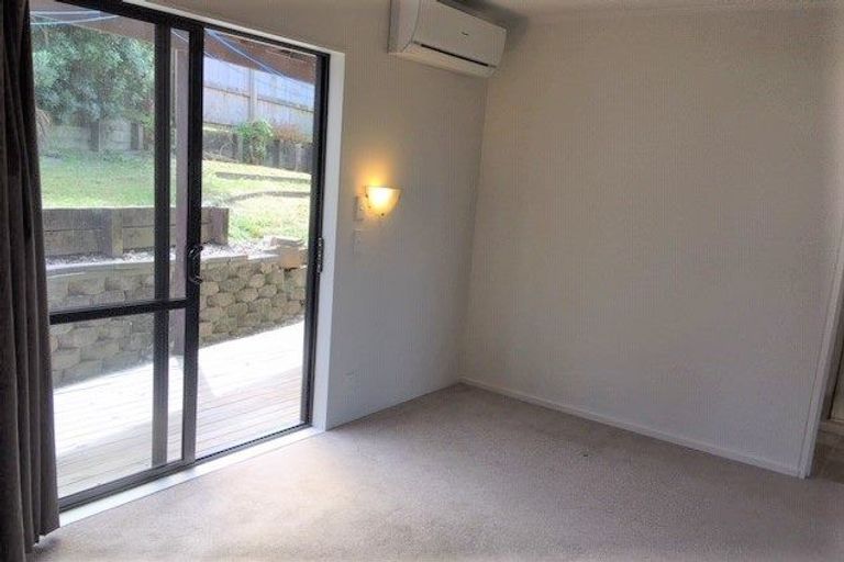 Photo of property in 15 Van Dyke Place, West Harbour, Auckland, 0618