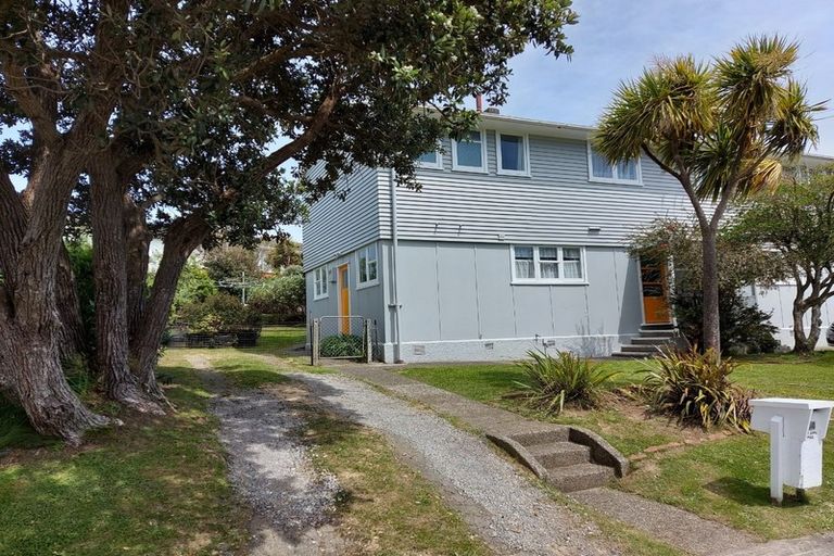 Photo of property in 42-44 Cheshire Street, Cannons Creek, Porirua, 5024