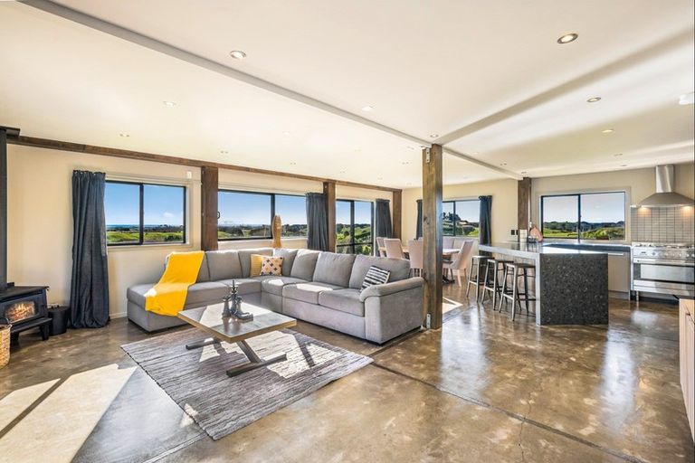 Photo of property in 155 Derham Road, Te Horo, Otaki, 5581