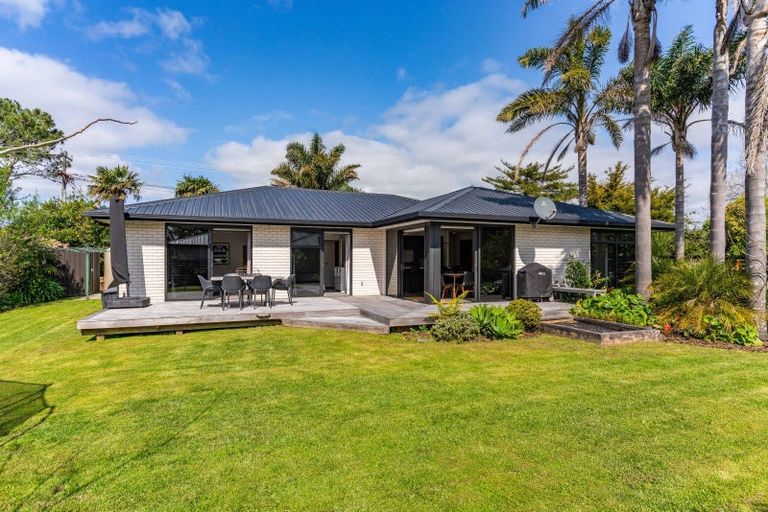 Photo of property in 17 Pearson Street, Mangawhai, 0505