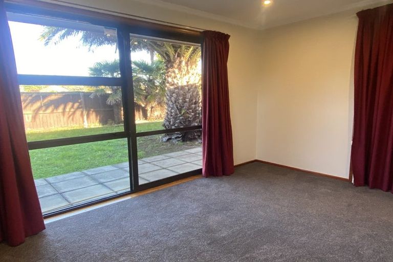 Photo of property in 1 Ribbonwood Place, Hillsborough, Christchurch, 8022
