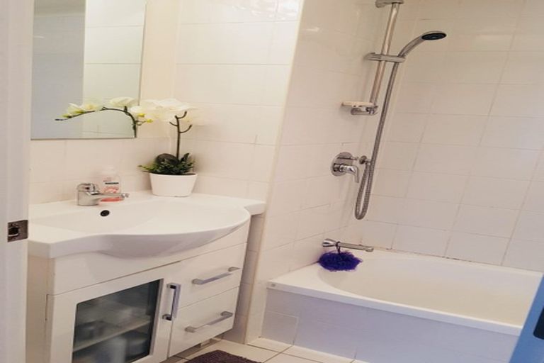 Photo of property in The Rennaissance, 7i/18 Ronwood Avenue, Manukau, Auckland, 2104