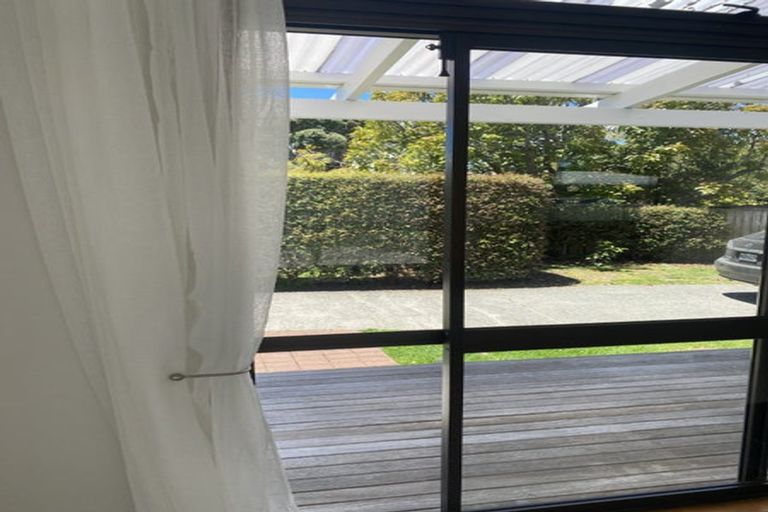 Photo of property in 5/25a Beach Road, Te Atatu Peninsula, Auckland, 0610