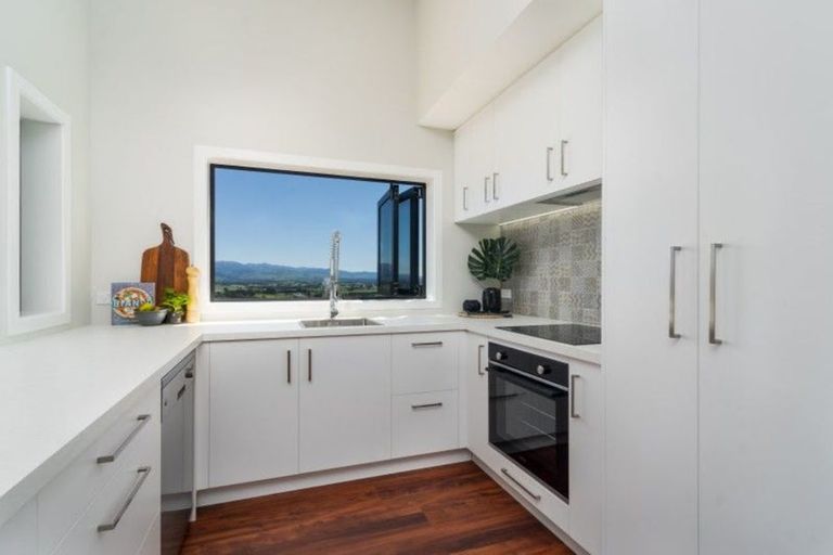 Photo of property in 4 Airstrip Ridge Road, Parkvale, Carterton, 5792