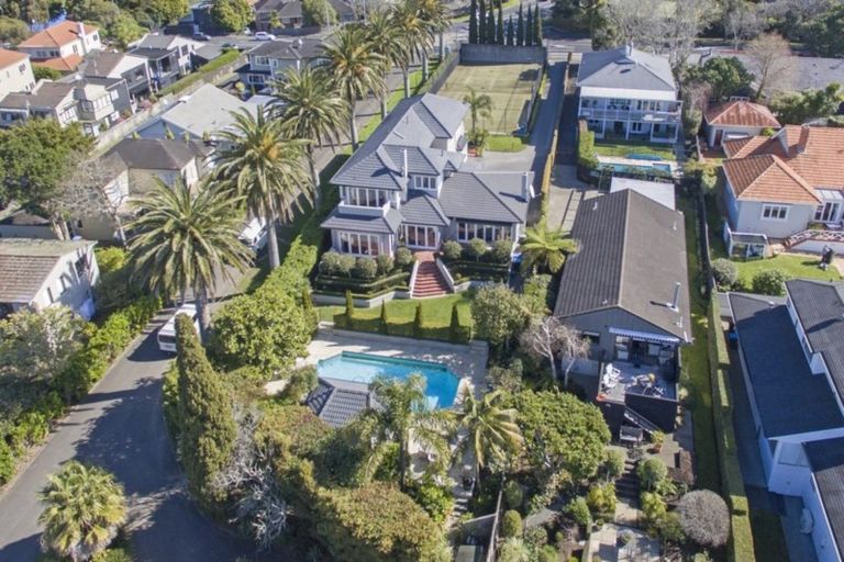 Photo of property in 184 Kohimarama Road, Kohimarama, Auckland, 1071