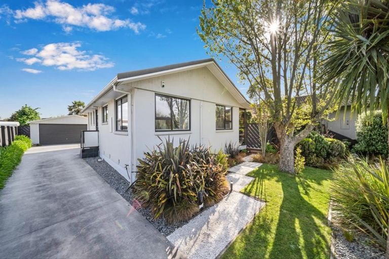 Photo of property in 11 Townshend Crescent, Halswell, Christchurch, 8025