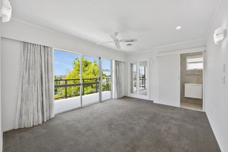 Photo of property in 18 Seaview Road, Ruakaka, 0116