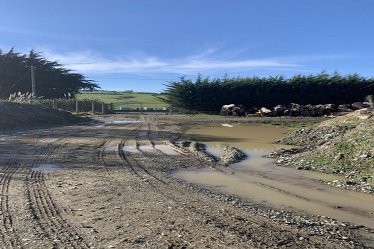 Photo of property in 5 Harbour Endowment Road, South Hillend, Winton, 9783