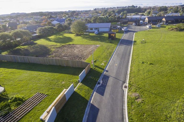 Photo of property in 20 Tararua Crescent, Otaki, 5512