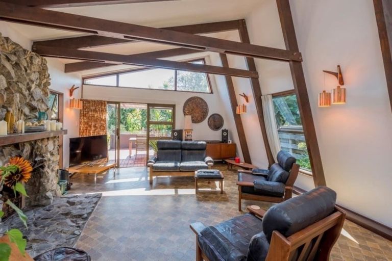 Photo of property in 86 Field Way, Waikanae Beach, Waikanae, 5036