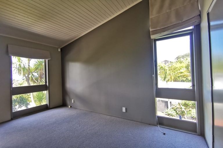 Photo of property in 9 Chevron Place, Castor Bay, Auckland, 0620