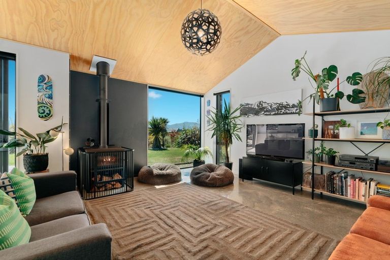 Photo of property in 19 Glenaray Crescent, Wanaka, 9305