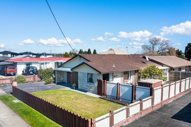 Photo of property in 214a Centreway Road, Orewa, 0931
