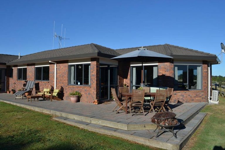 Photo of property in 33 Belk Road South, Omanawa, 3173