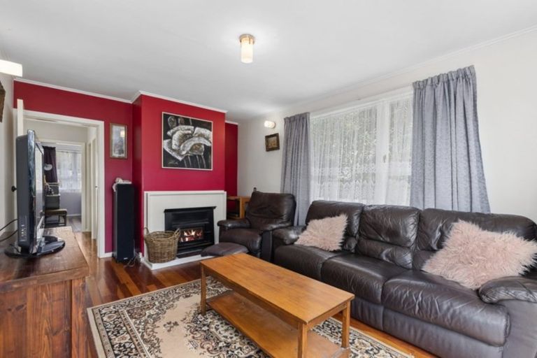 Photo of property in 11 Amundsen Grove, Stokes Valley, Lower Hutt, 5019