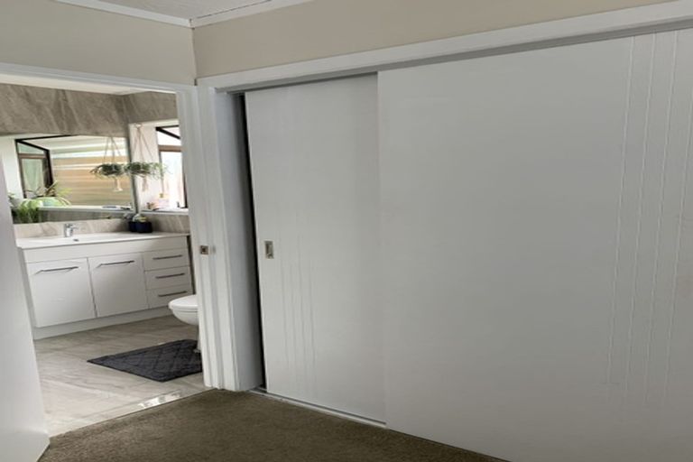 Photo of property in 43 Gosford Drive, Botany Downs, Auckland, 2010