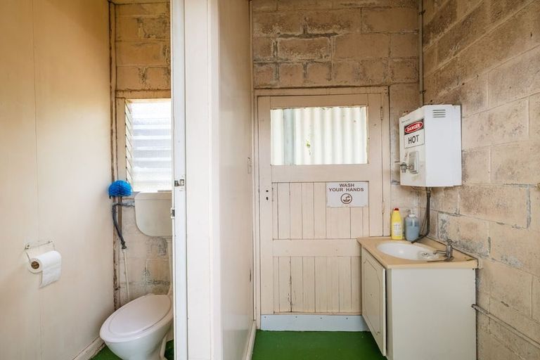 Photo of property in 2418 Waimate Highway, Makikihi, Waimate, 7980