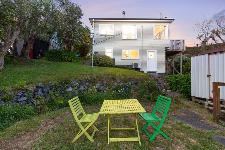 Photo of property in 17 Waiho Terrace, Elsdon, Porirua, 5022