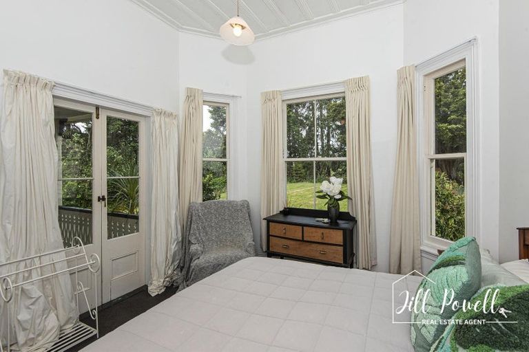 Photo of property in 32 Franklin Road, Paparoa, 0571