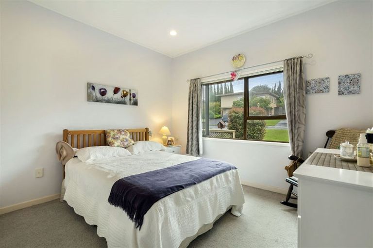 Photo of property in 1/10 Kiteroa Terrace, Rothesay Bay, Auckland, 0630