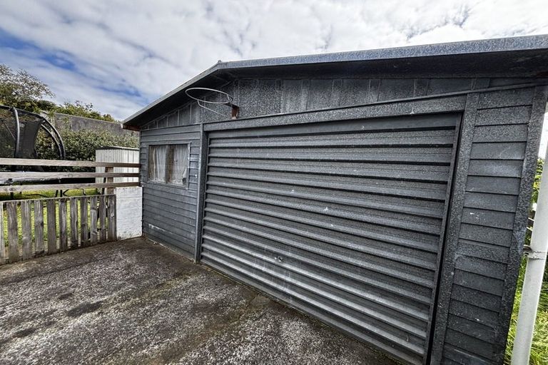 Photo of property in 39 Trelawney Crescent, Westown, New Plymouth, 4310