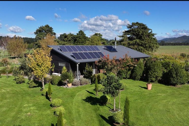 Photo of property in 194 Underhill Road, Woodside, Greytown, 5794