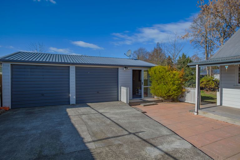 Photo of property in 28 Davie Street, Temuka, 7920