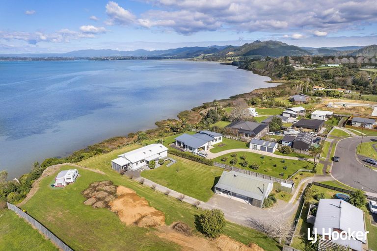 Photo of property in 28 Sandleigh Drive, Athenree, Katikati, 3177