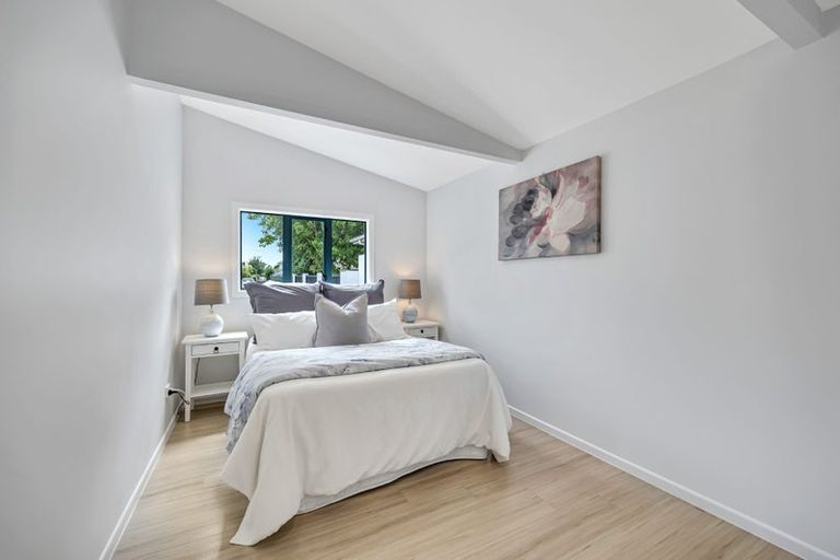 Photo of property in 12 Huber Street, Weymouth, Auckland, 2103