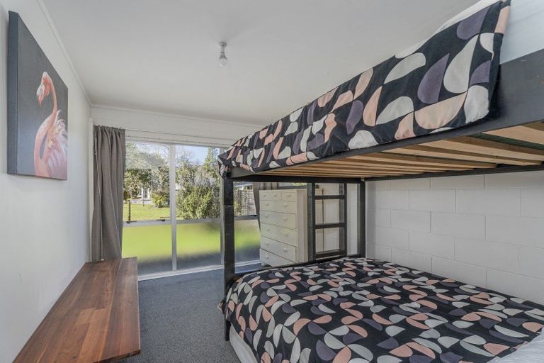 Photo of property in 12 Hardy Place, Cooks Beach, Whitianga, 3591